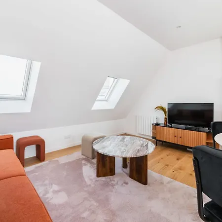 2 Pieces Refait A Neuf Dernier Etage - 19 - 4p - Flat-guest Paris